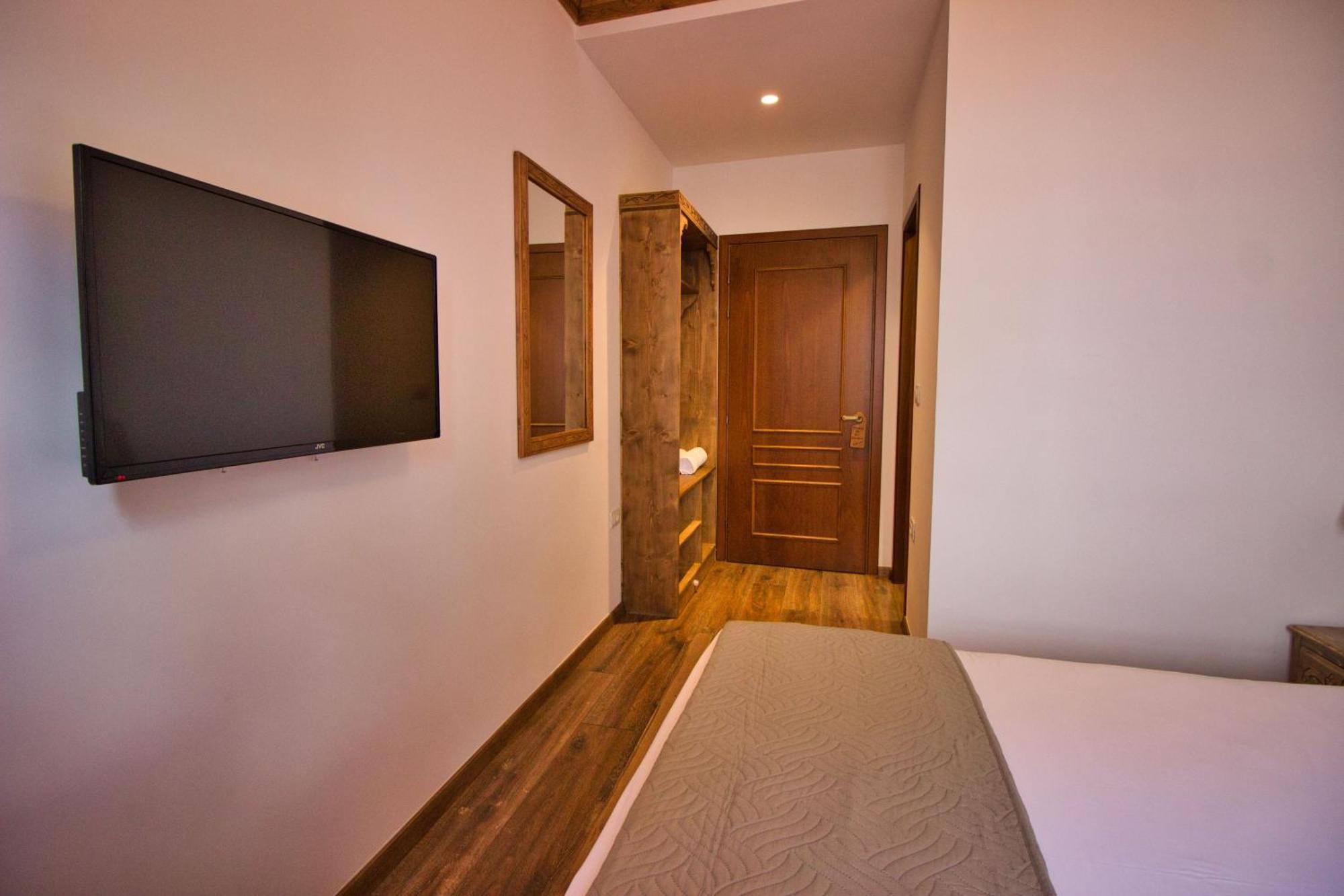 4 Rooms Gjirokastra Exterior photo